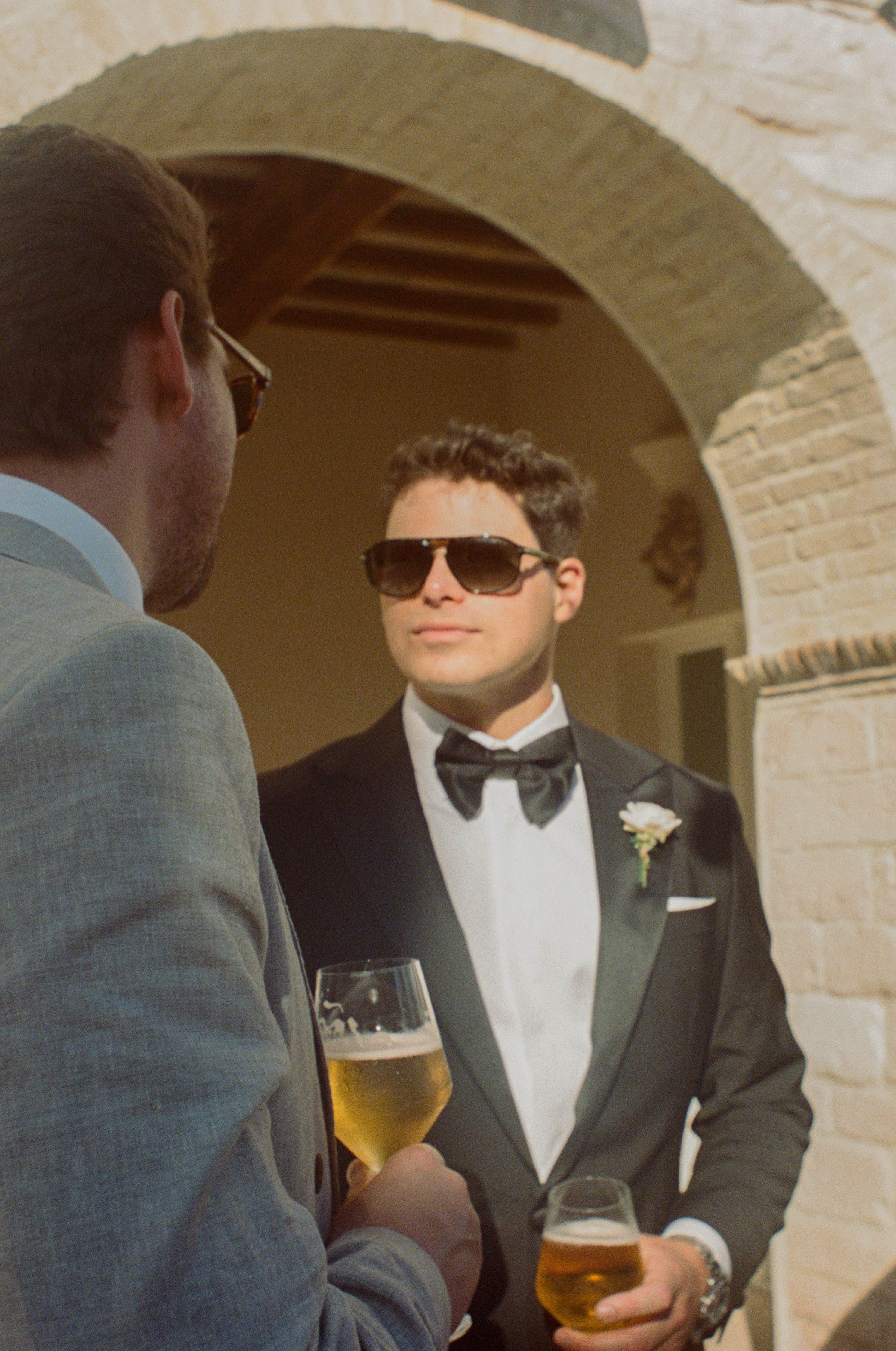 Peripheral wedding reception glance